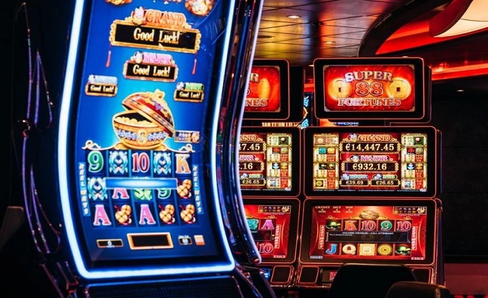 Slot